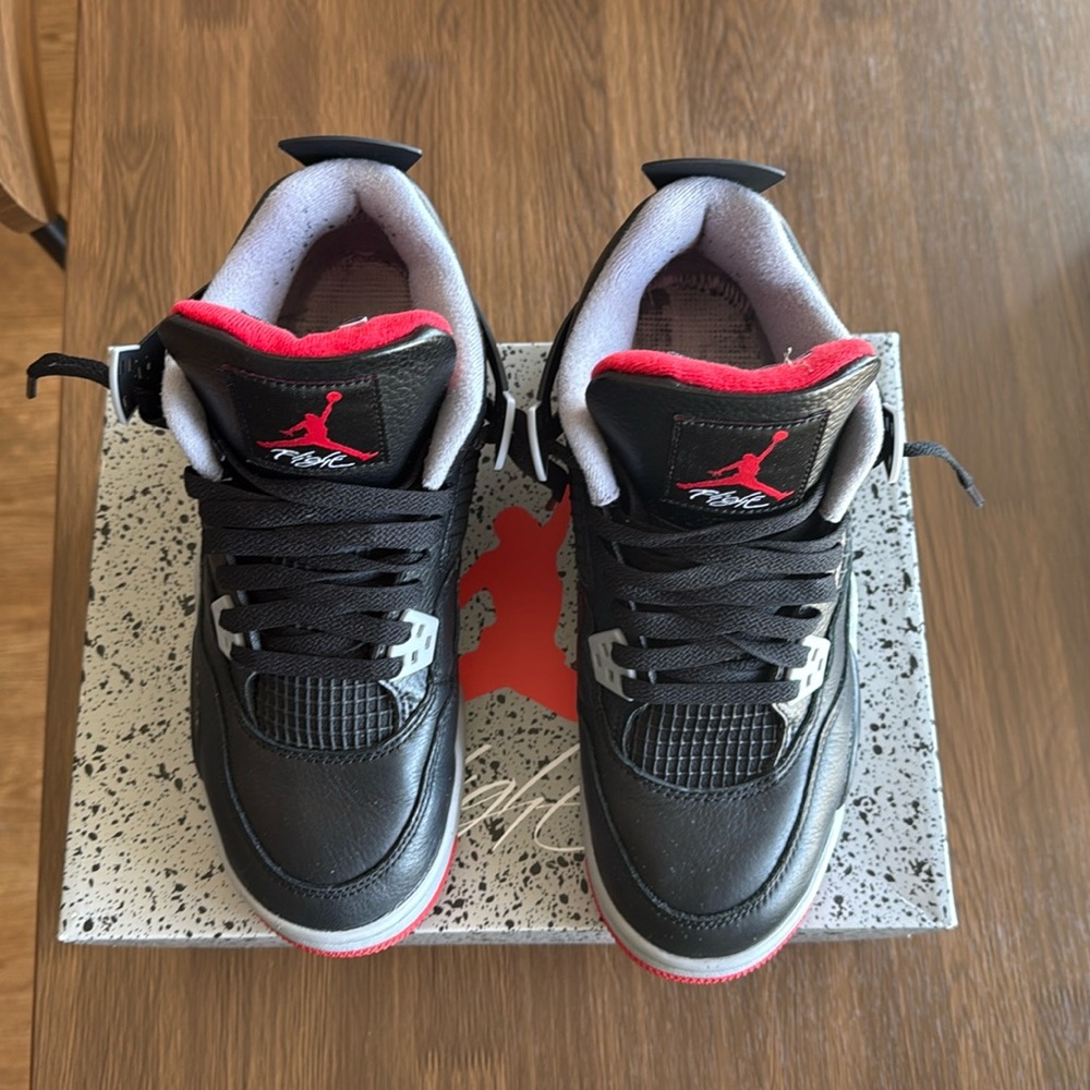 Jordan Retro 4
“Patent Bred”
Size 7Y